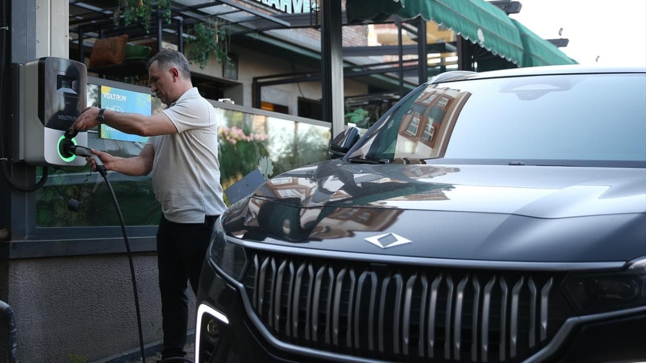Trafikteki elektrikli otomobil sayısı 472 bini geçti