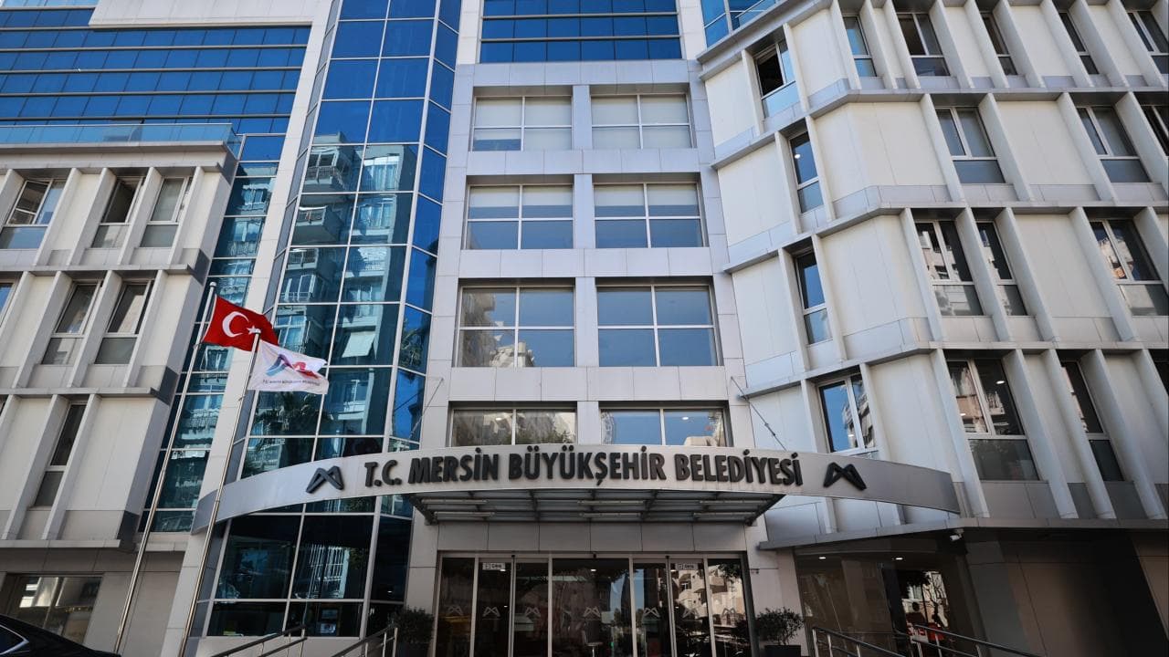 Mersin'de 3 belediyeye yolsuzluk operasyonu