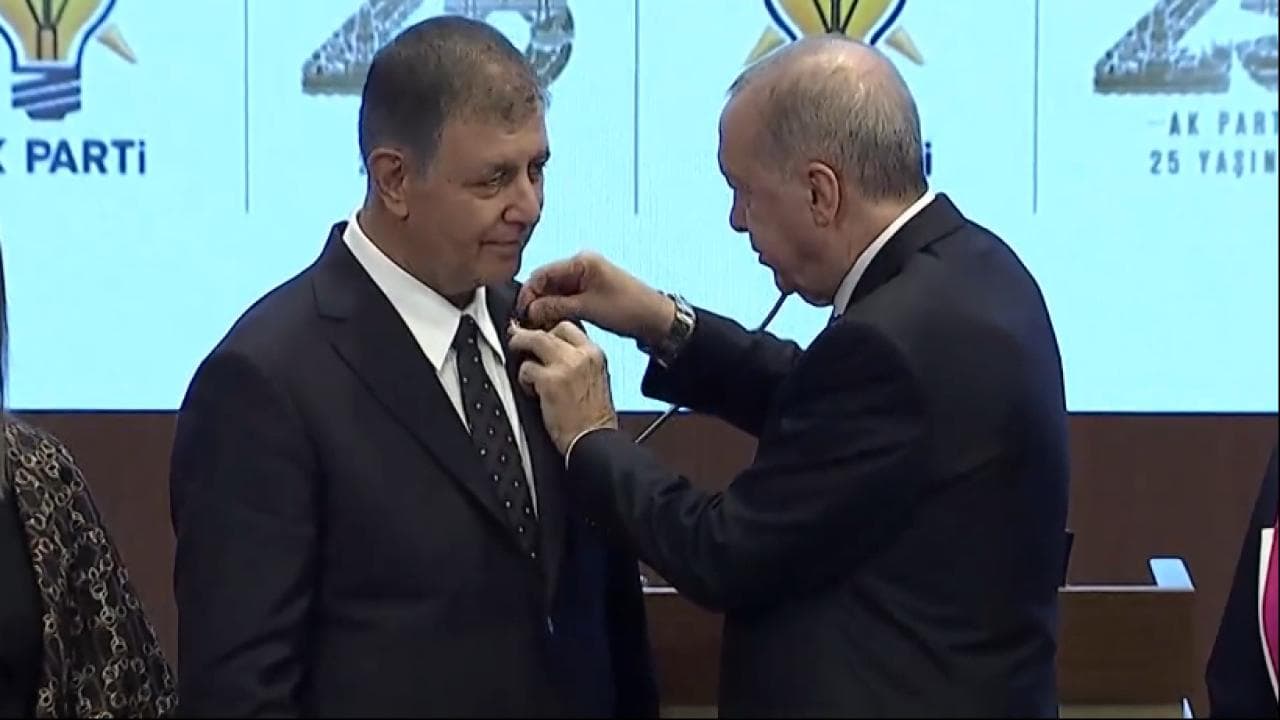 Cemil Tugay AK Parti'ye katıldı