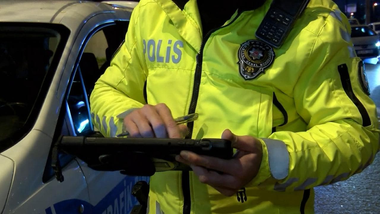 Kayseri'de polisten kaçan ehliyetsiz sürücüye 335 bin lira ceza
