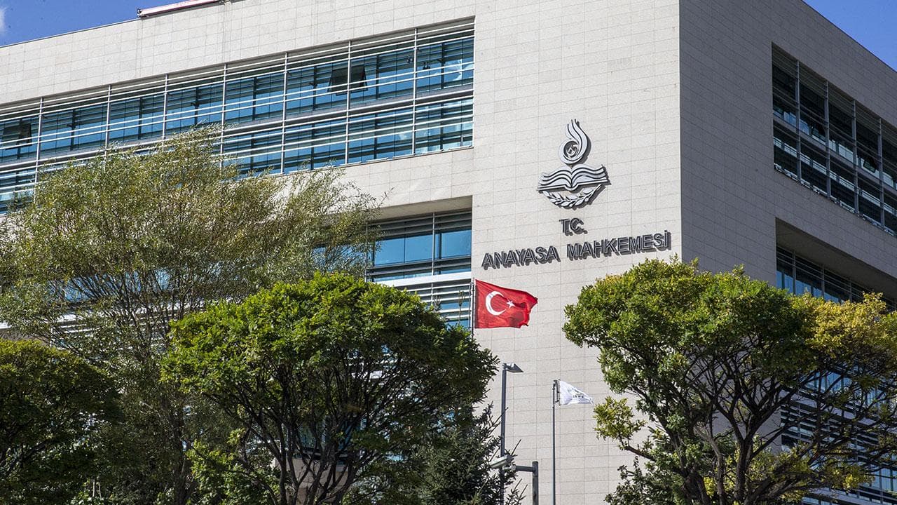 26 siyasi parti hakkında suç duyurusunda bulunulacak