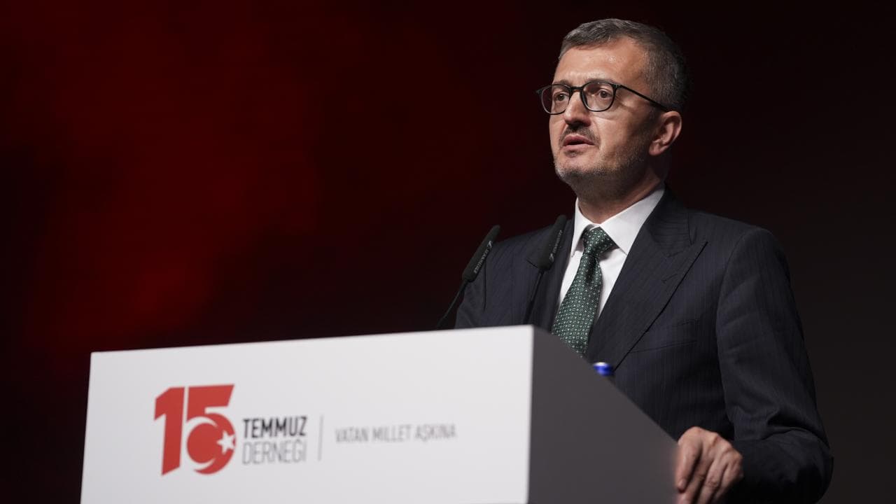 İletişim Başkanı Duran: FETÖ, faaliyet gösterdiği her ülke için açık bir tehdittir