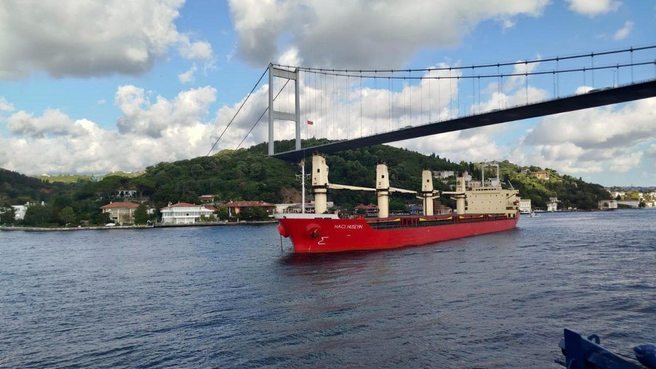 İstanbul Boğazı'nda gemi trafiği yeniden açıldı