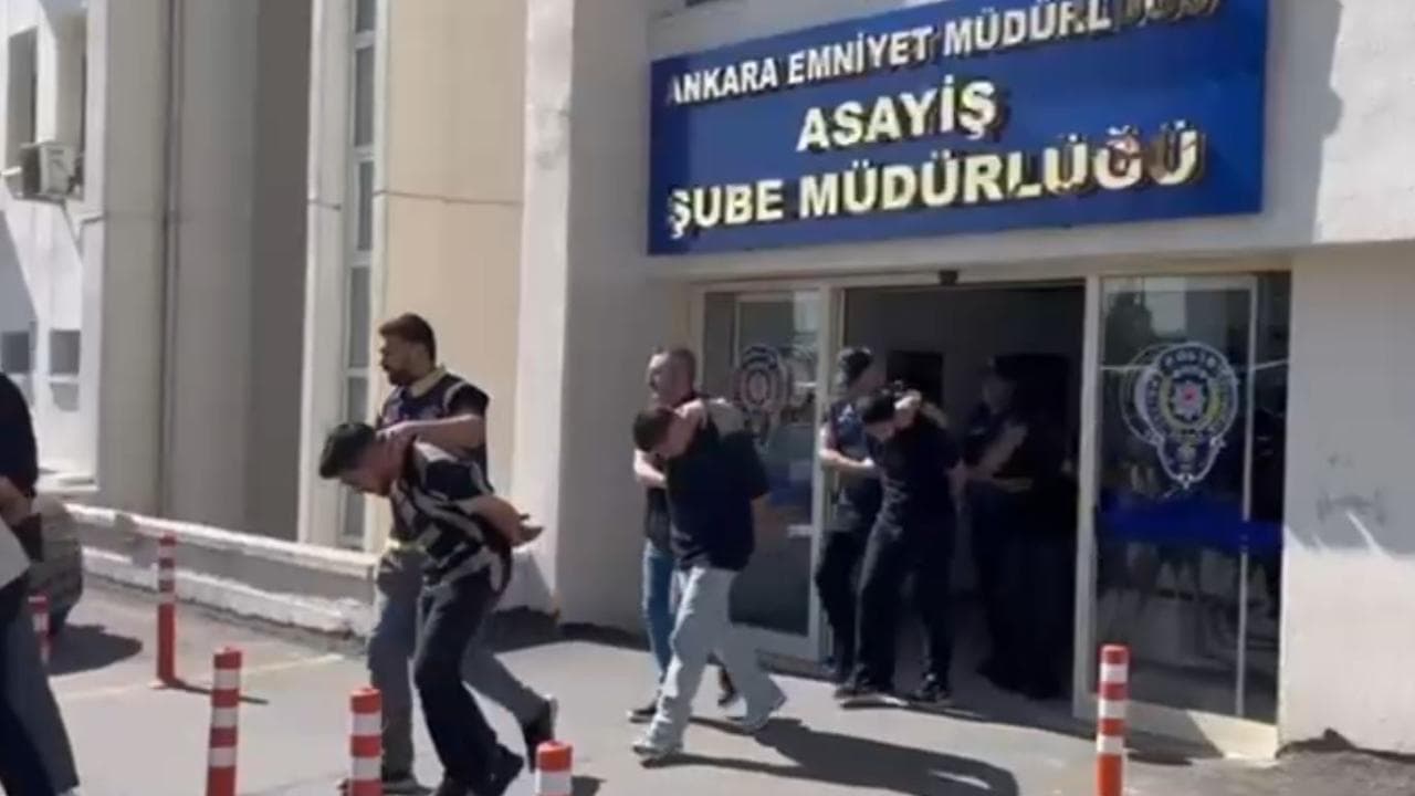 Başkentte trafikte araçlarıyla drift atan 11 kişi yakalandı