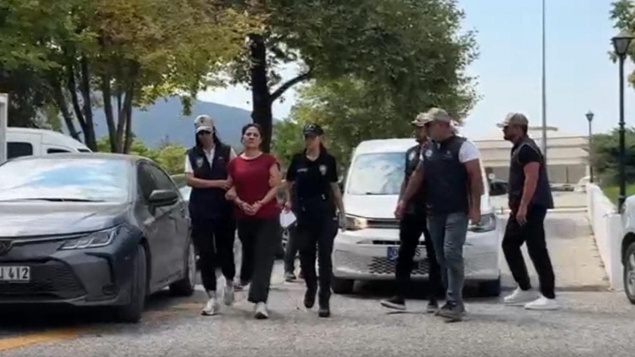 FETÖ'cü terörist Burkay Karatepe'nin ablası adliyede