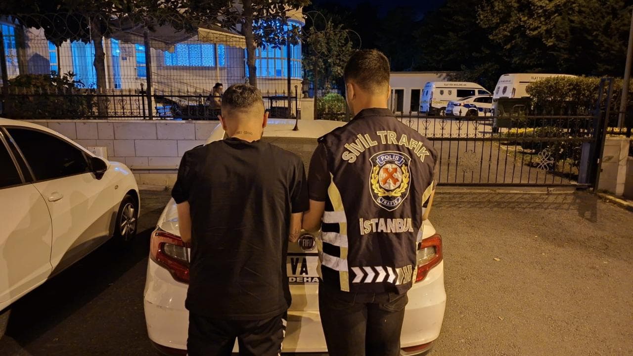 Trafikte bıçakla dehşet saçan sürücüye 180 bin lira ceza