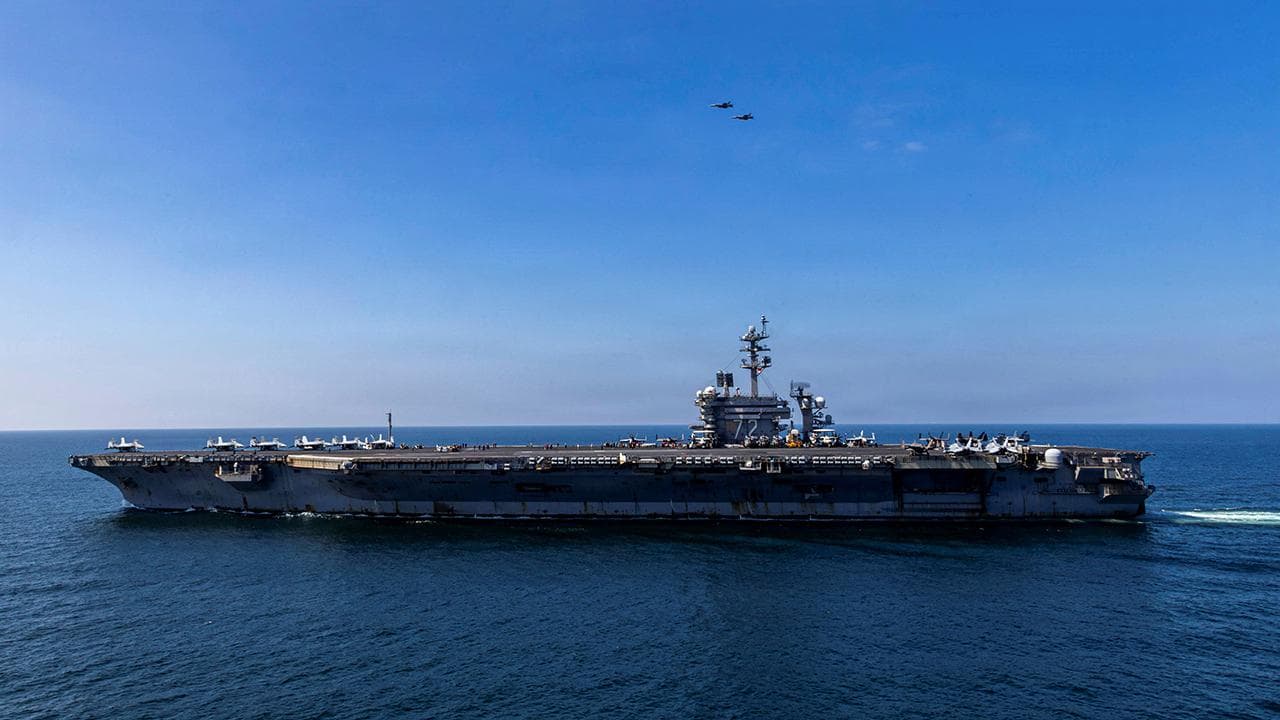 USS Lincoln, Orta Doğu'daki uzun süreli görevinden sonra ABD'ye dönüyor