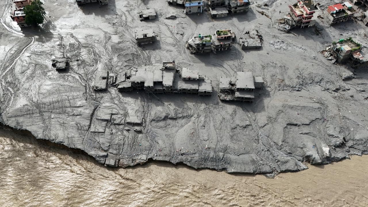 Nepal'deki selde can kaybı 270'e çıktı