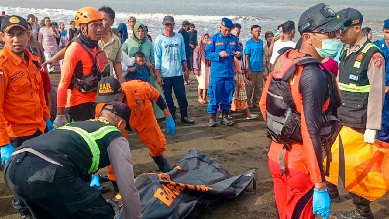 Endonezya'da 13 Eylül'de alabora olan feribottaki 52 kişinin cesedine ulaşıldı